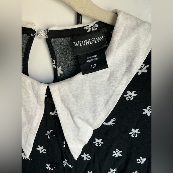 Womens Wednesday Addams Dress Size Large Black Red Long  Sleeve - Picture 4 of 7